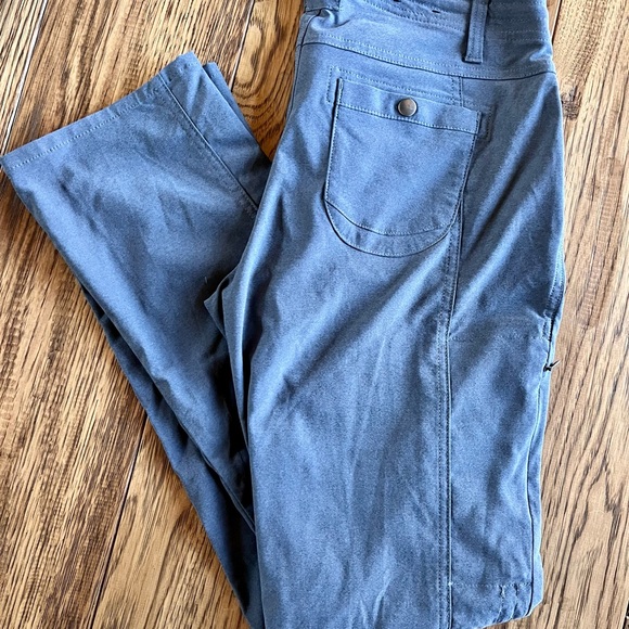 Kuhl woman’s hiking pants size 8 - Picture 8 of 9